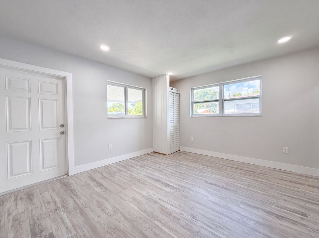Photo 17 of 23 of 1320 NW 15th St, Homestead, FL