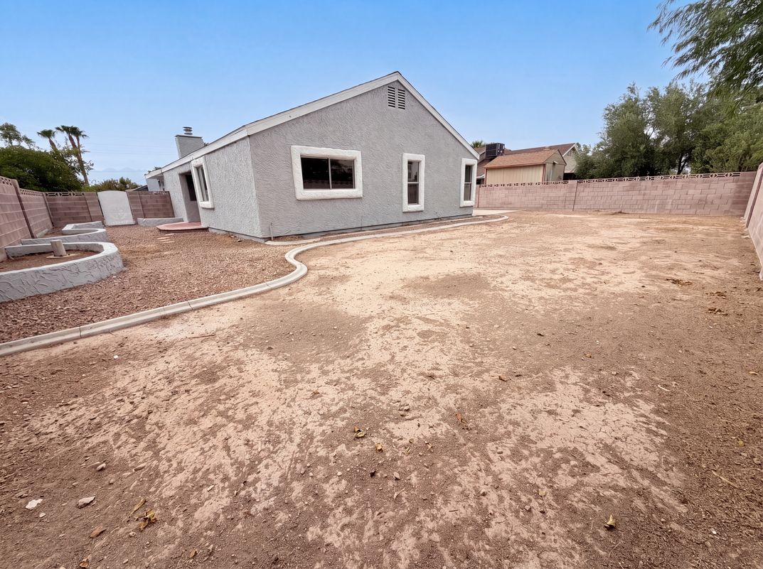 Photo 4 of 36 of 1909 Joella St, Las Vegas, NV
