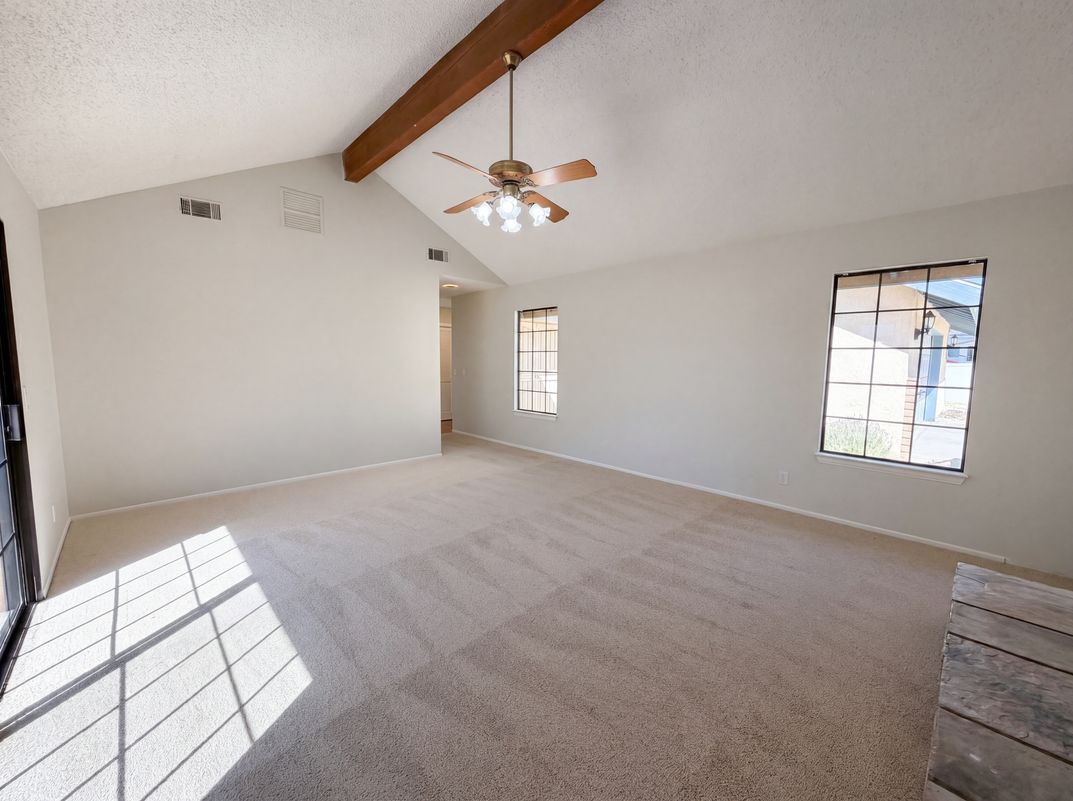 Photo 8 of 29 of 15852 Mandan Rd, Apple Valley, CA