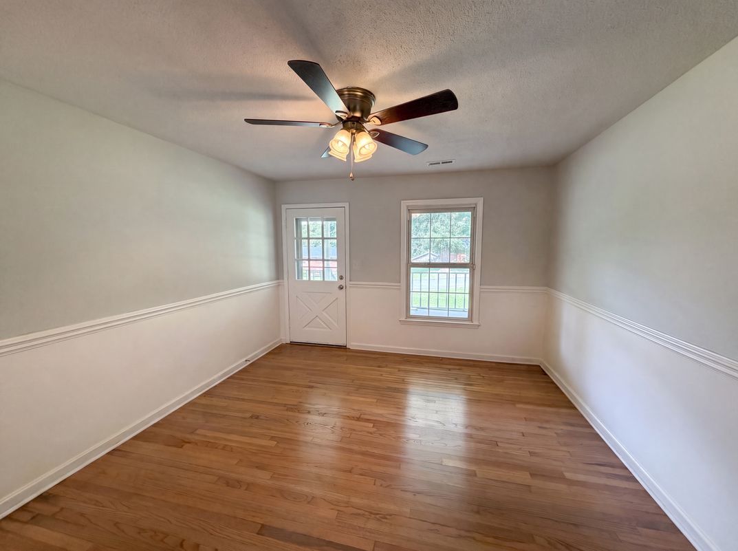 Photo 10 of 17 of 529 Timberlane Dr, Mount Holly, NC
