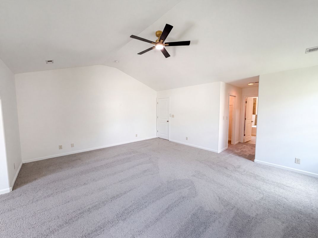 Photo 17 of 44 of 791 W Glenview Dr, Lenoir City, TN