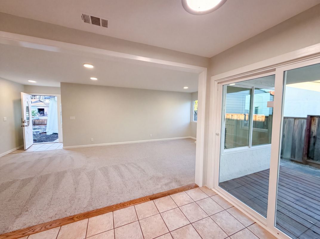 Photo 4 of 17 of 112 Aster Ct, Hercules, CA