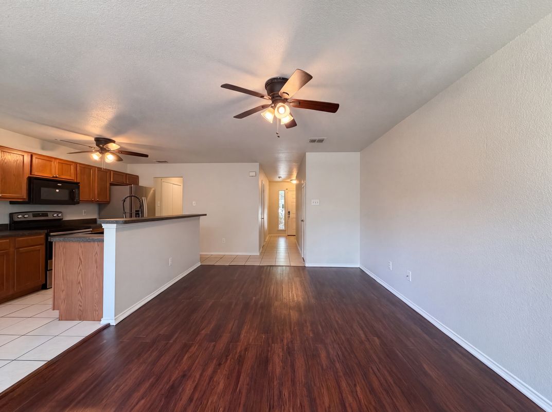 Photo 7 of 17 of 825 Village Point Ln, Fort Worth, TX