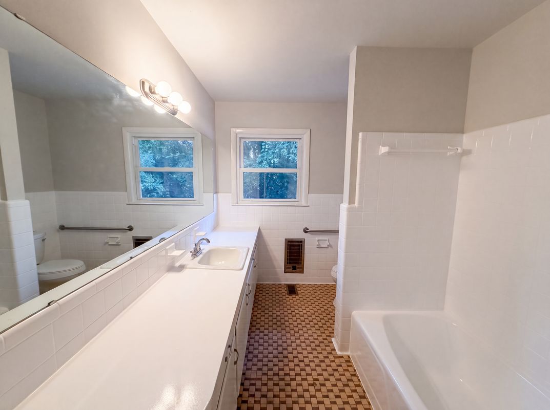 Photo 11 of 16 of 407 Lamesa Dr, Raleigh, NC