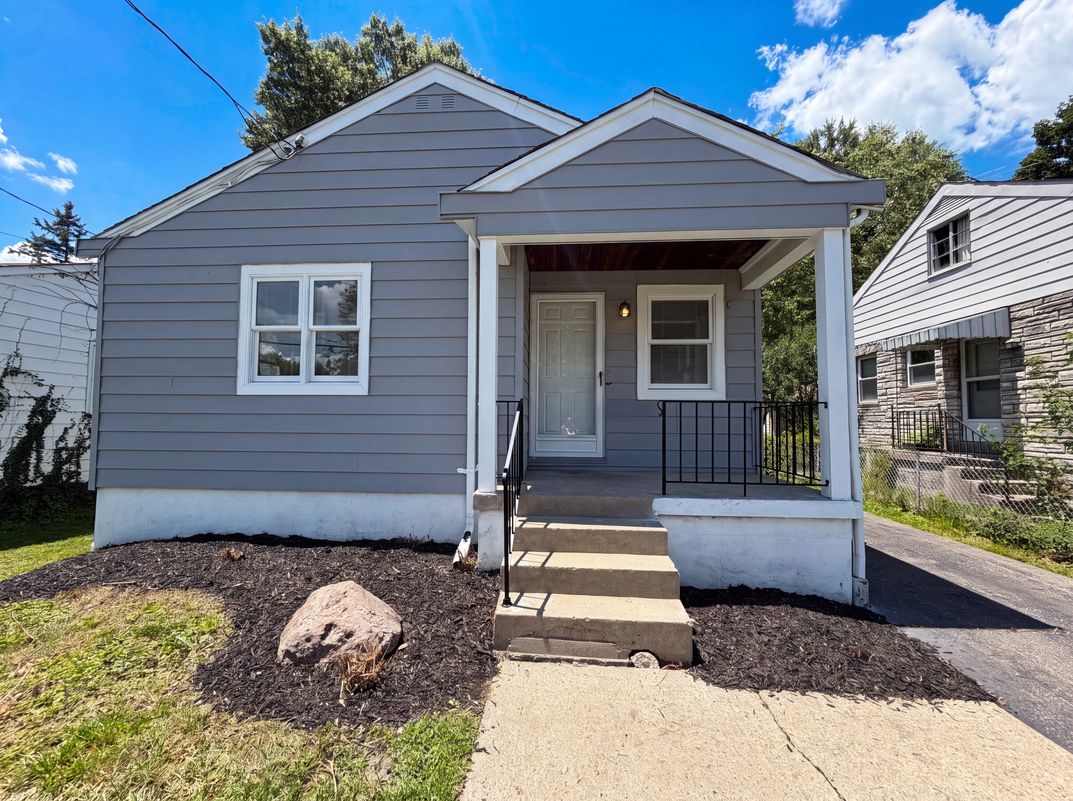 Property photo 1 of 7425 Martin St