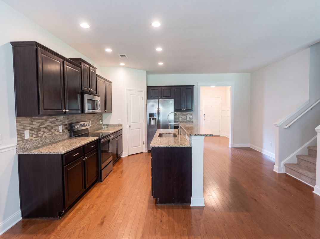Photo 13 of 42 of 301 Decatur Dr, Summerville, SC