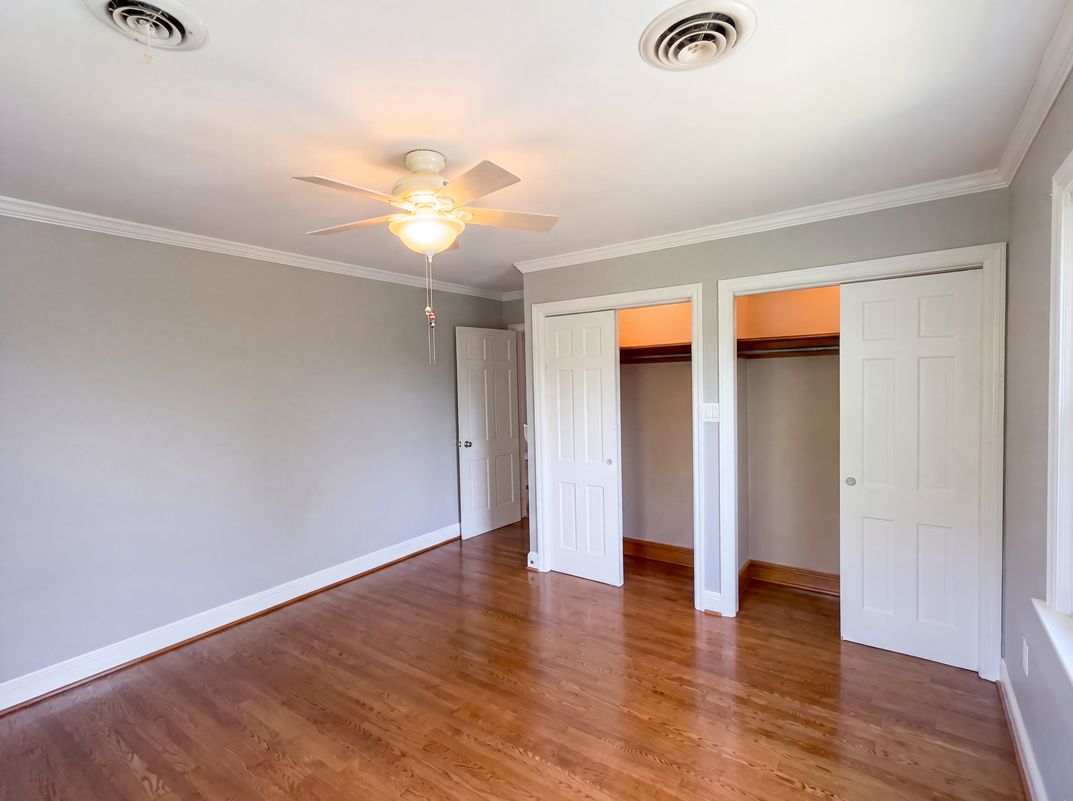 Photo 11 of 33 of 494 Walton St, Strasburg, VA