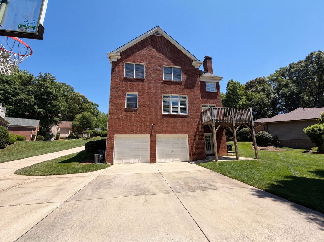 Photo 5 of 21 of 15130 Stonegreen Ln, Huntersville, NC
