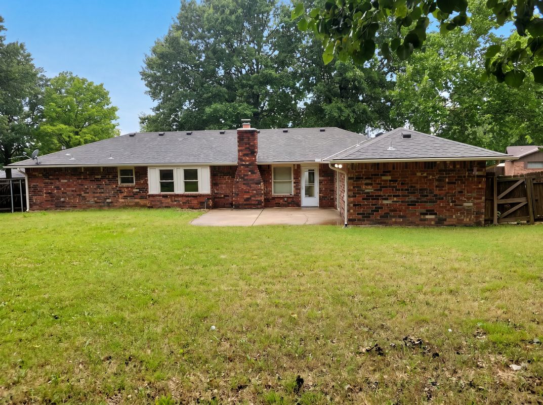 Photo 43 of 46 of 4600 Rolling Hills Dr, Bartlesville, OK