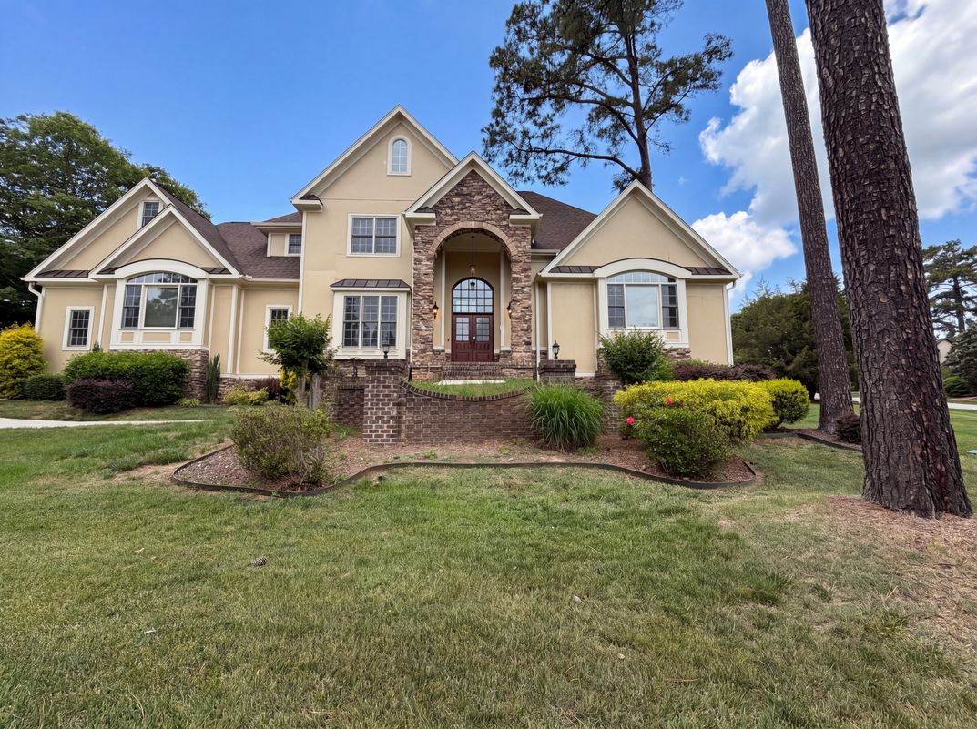 Property photo 1 of 3051 E Bay Ct