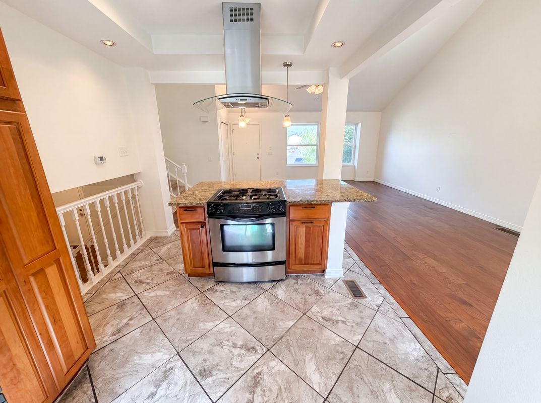 Photo 7 of 40 of 10330 E Weaver Pl, Englewood, CO