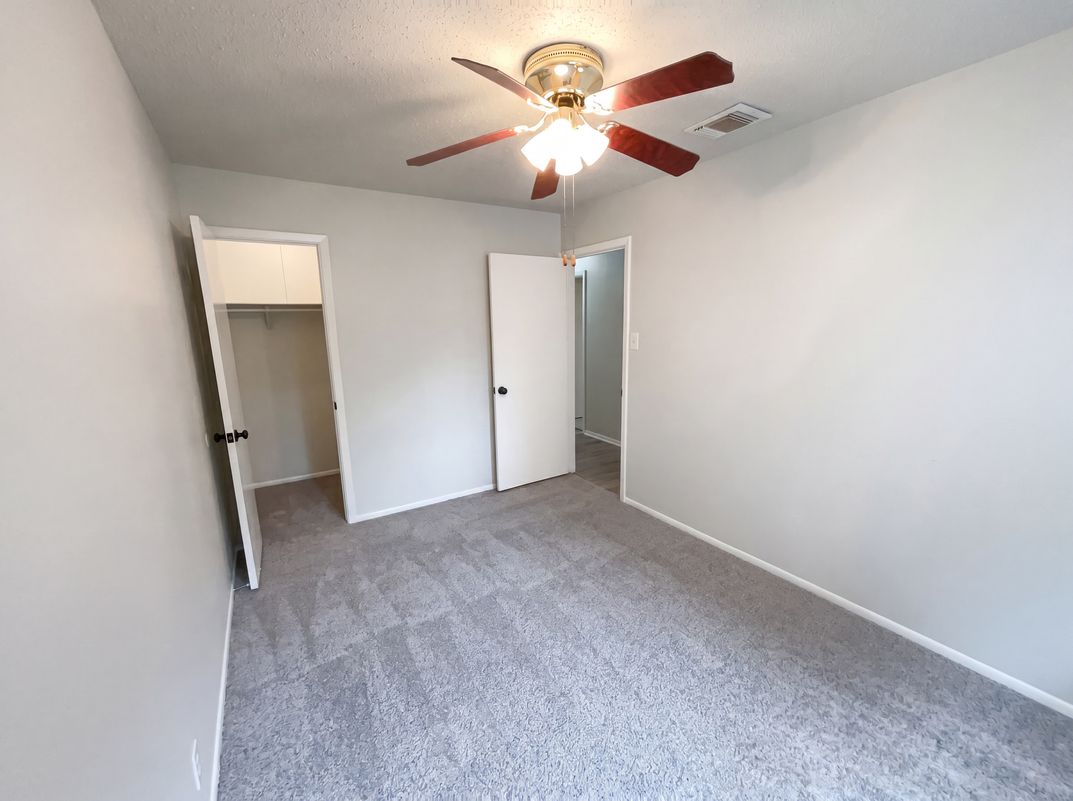 Photo 9 of 20 of 2830 Fisher Field Dr, San Antonio, TX