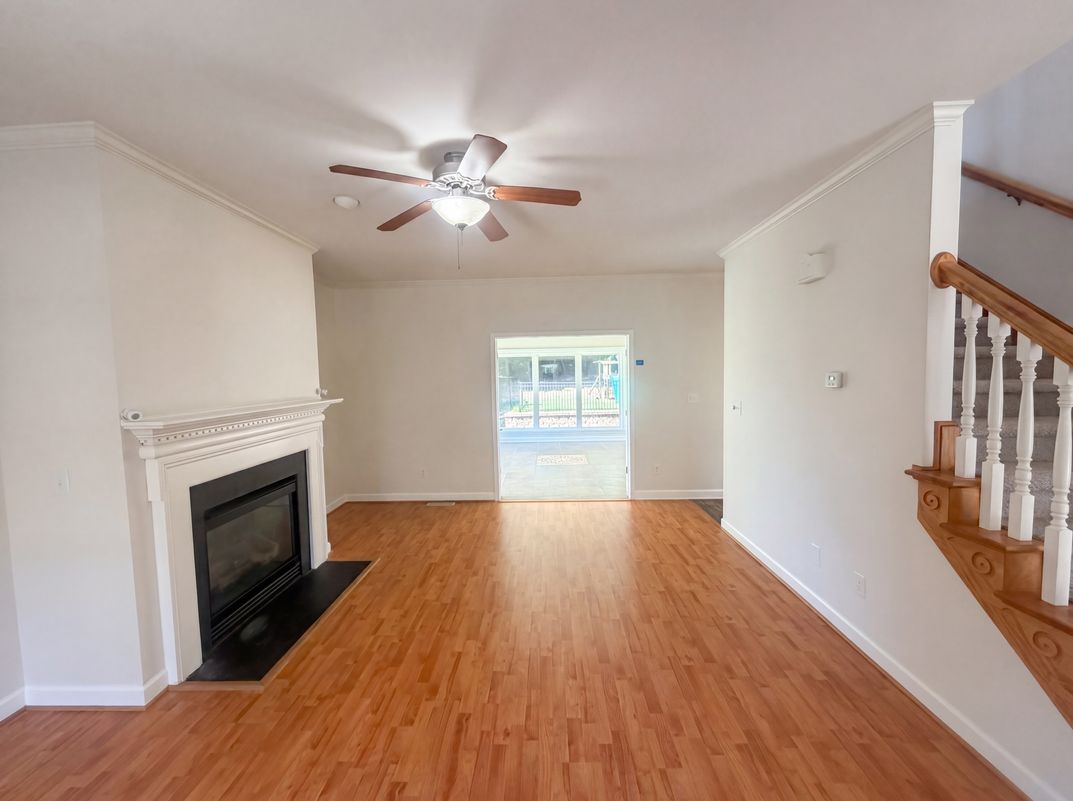 Photo 3 of 33 of 6120 Tennyson Dr, Kernersville, NC