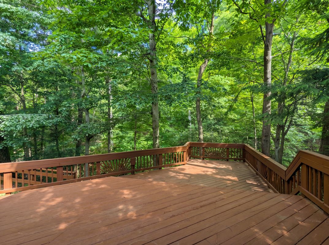 Photo 27 of 33 of 7550 James Dr, North Royalton, OH