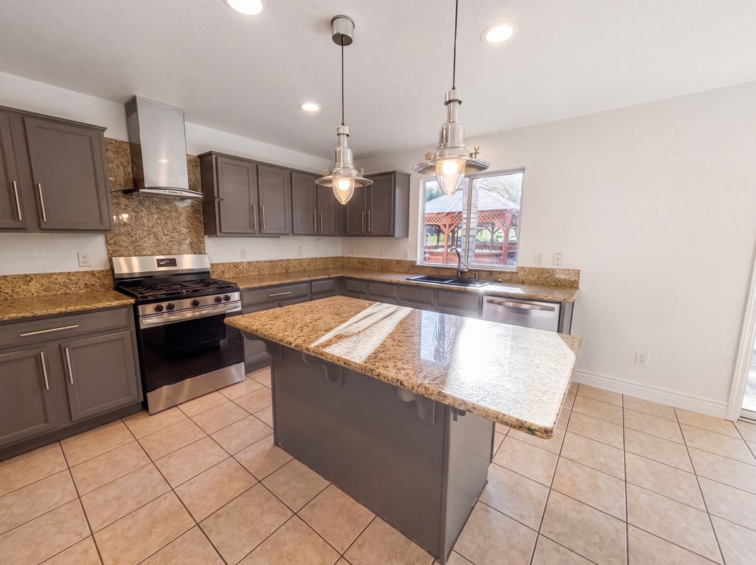 Photo 9 of 26 of 2152 Arnold Dr, Rocklin, CA