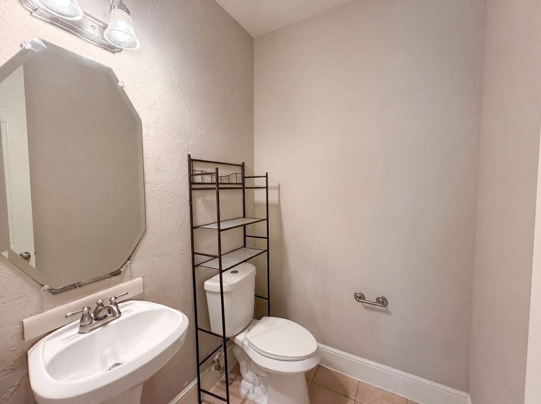 Photo 24 of 32 of 10330 Sandbar Dr, Irving, TX