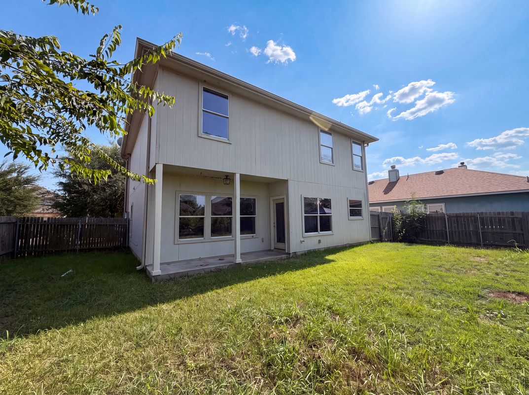 Photo 18 of 20 of 206 Almquist St, Hutto, TX