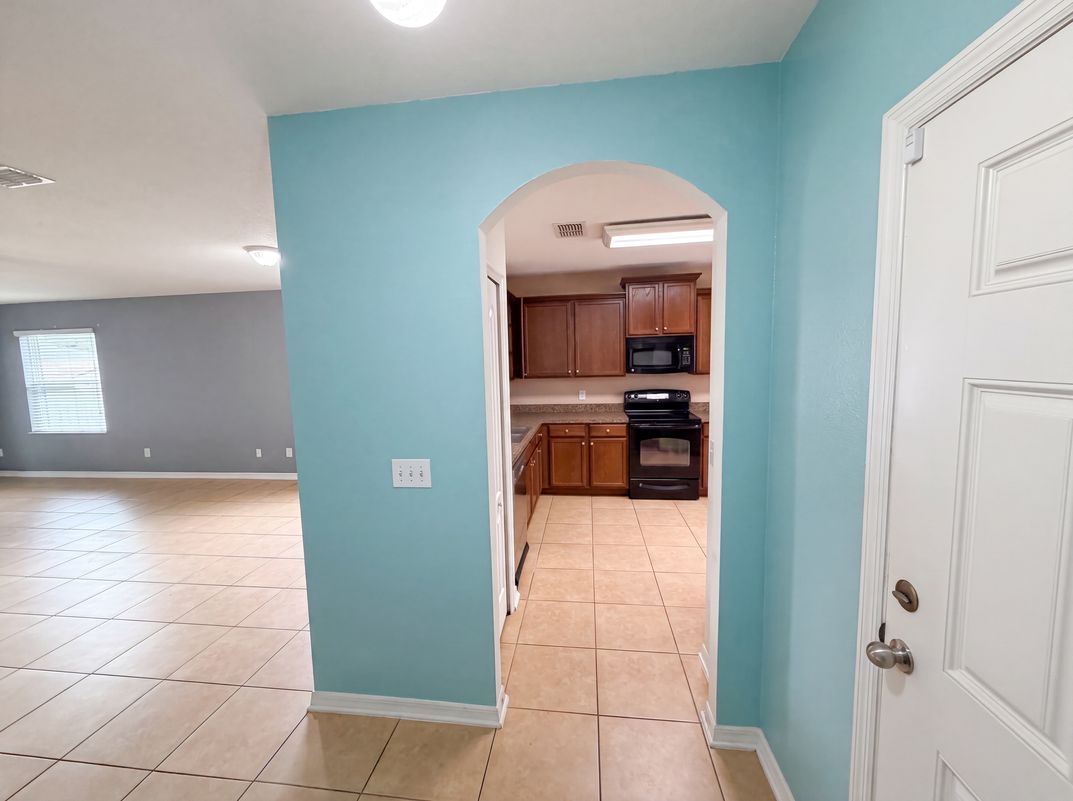 Photo 13 of 24 of 12902 Scout Ct, Grand Island, FL
