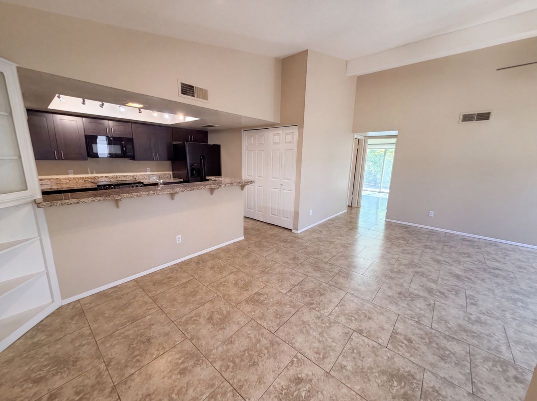 Photo 11 of 21 of 1388 N Los Altos Dr, Chandler, AZ