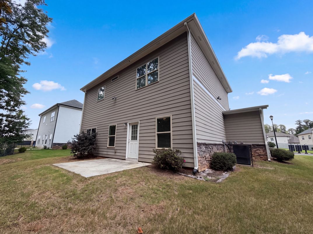 Photo 19 of 21 of 5317 Winmire Ln, Stone Mountain, GA