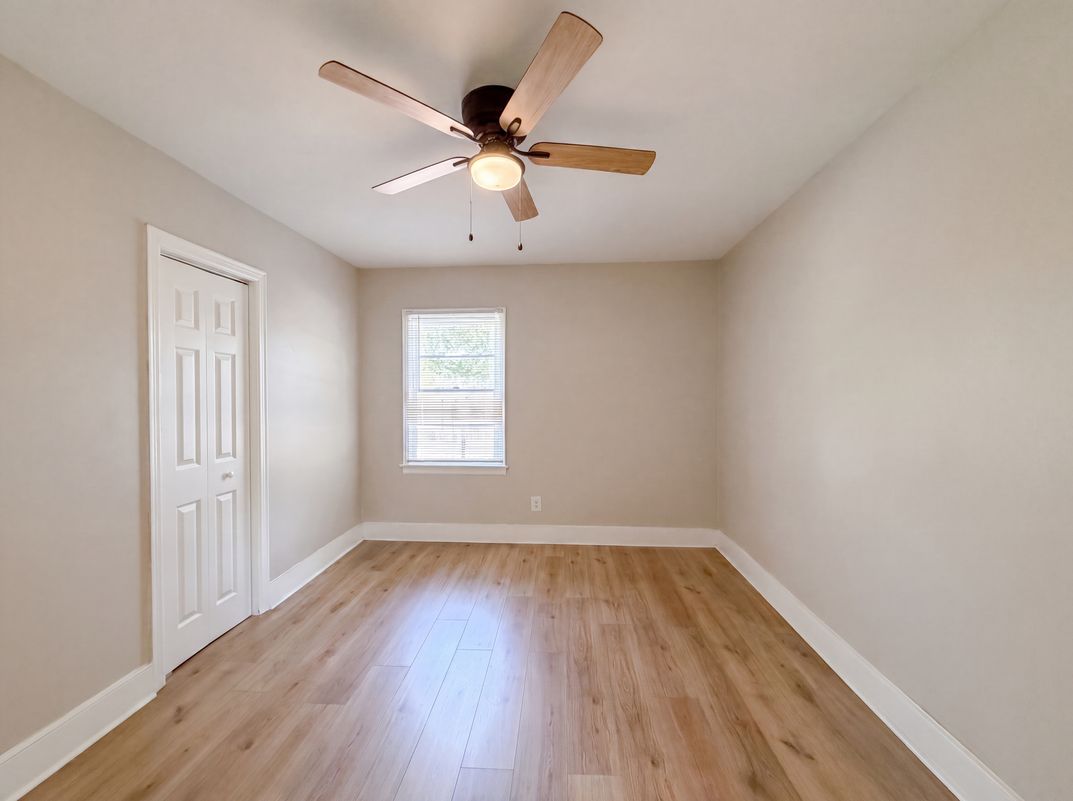 Photo 8 of 25 of 1848 Pinedale Pl, Decatur, GA