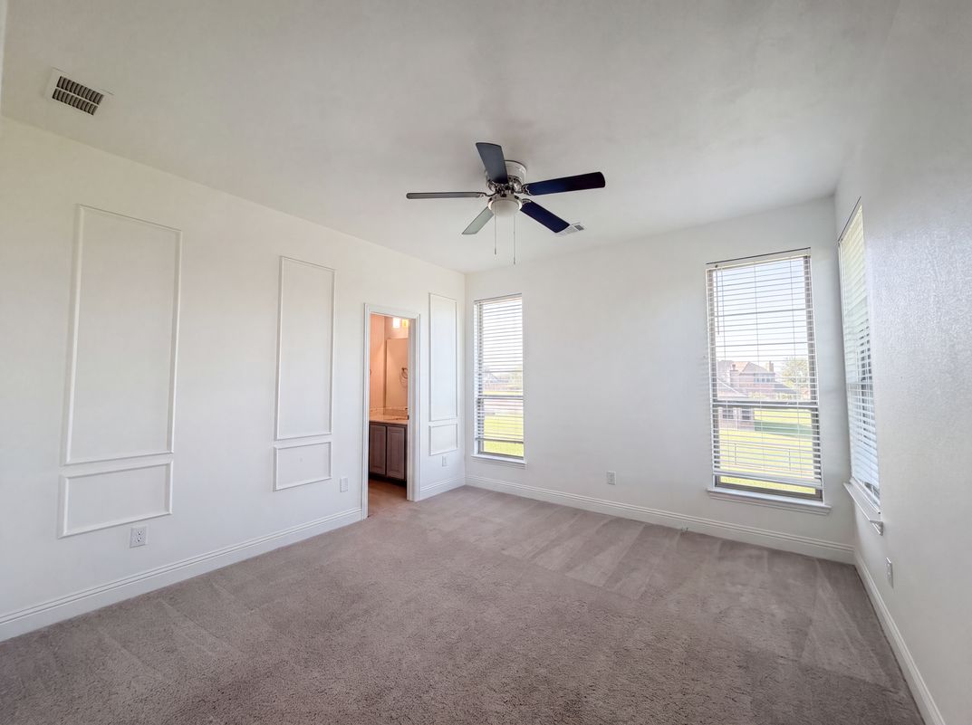 Photo 9 of 46 of 1208 Redbud St, Howe, TX