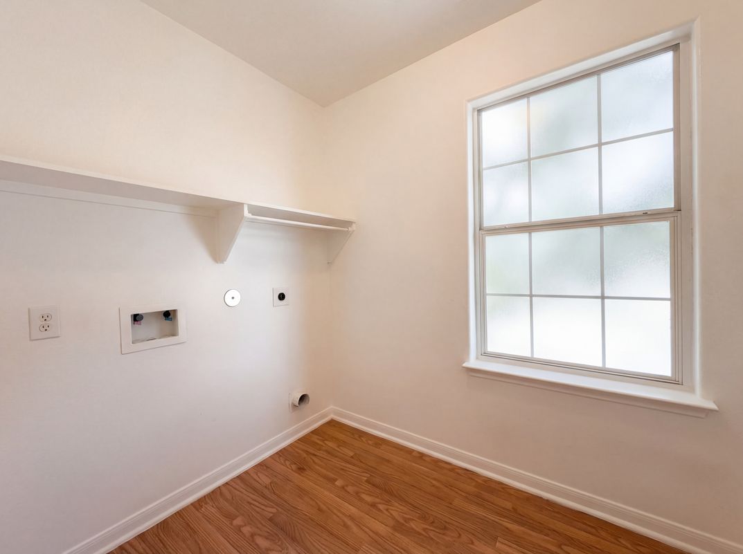 Photo 11 of 17 of 2310 Redfish Dr, Texas City, TX
