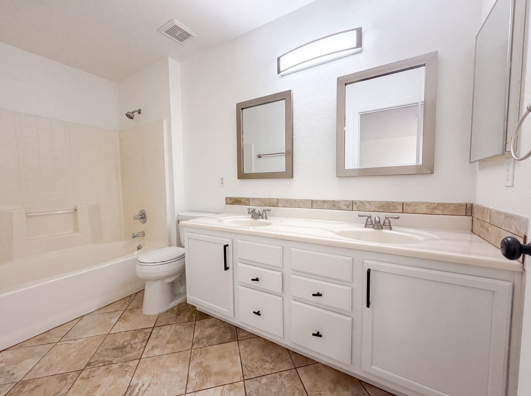Photo 12 of 20 of 5596 W Cortaro Crossing Dr, Tucson, AZ