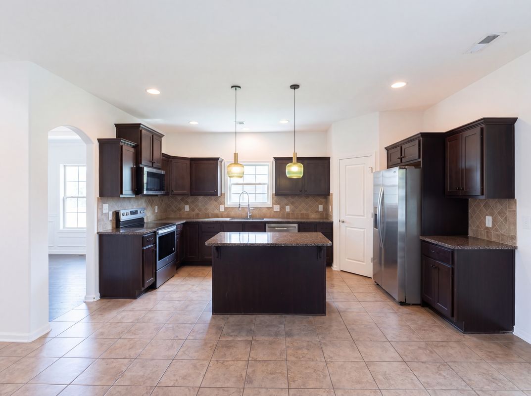 Photo 7 of 44 of 791 W Glenview Dr, Lenoir City, TN