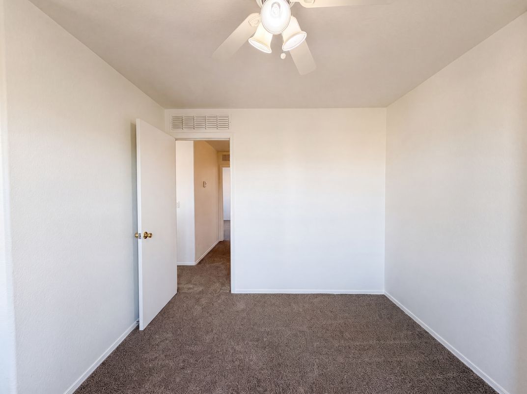 Photo 18 of 50 of 1515 E Bloch Rd, Phoenix, AZ