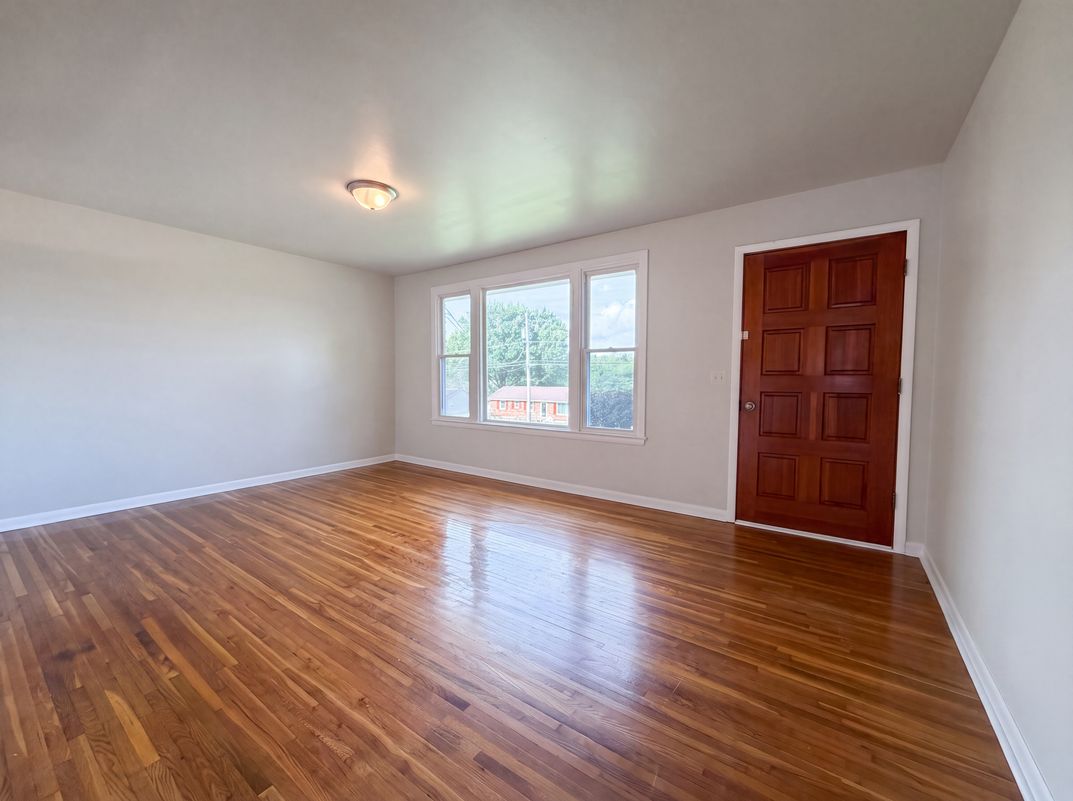 Photo 3 of 17 of 213 Bonnaridge Dr, Hermitage, TN