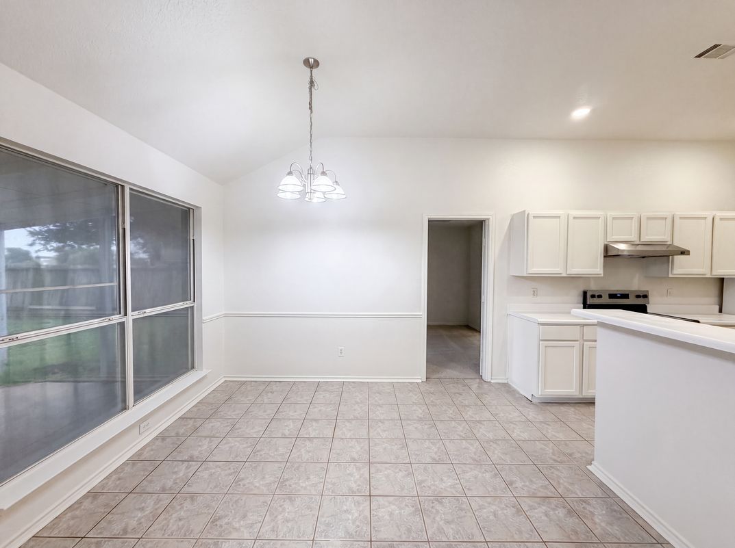 Photo 6 of 16 of 129 Meadowbrook Dr, Temple, TX