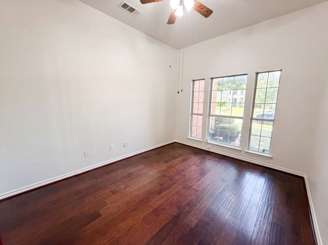 Photo 7 of 21 of 529 Olympia St, Desoto, TX