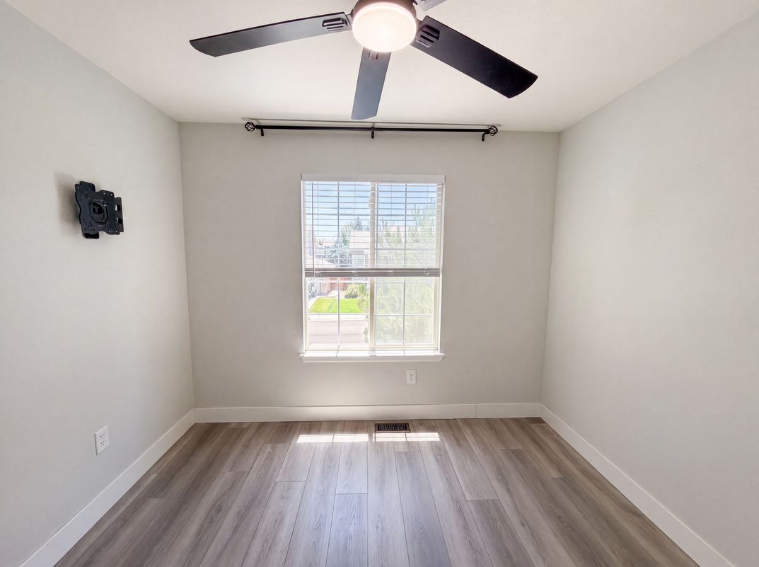 Photo 13 of 23 of 9379 W Ute Dr, Littleton, CO