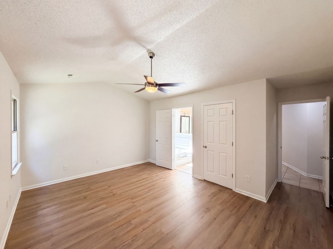 Photo 4 of 17 of 13622 Tynecastle Ln, Matthews, NC