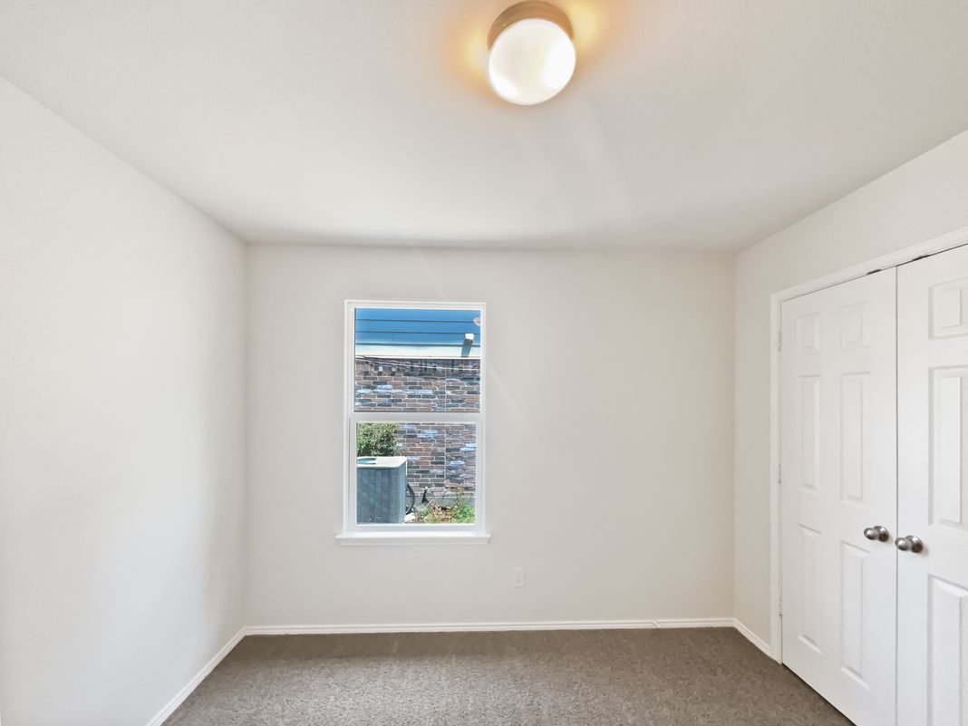 Photo 14 of 19 of 1409 Rivers Creek Ln, Little Elm, TX