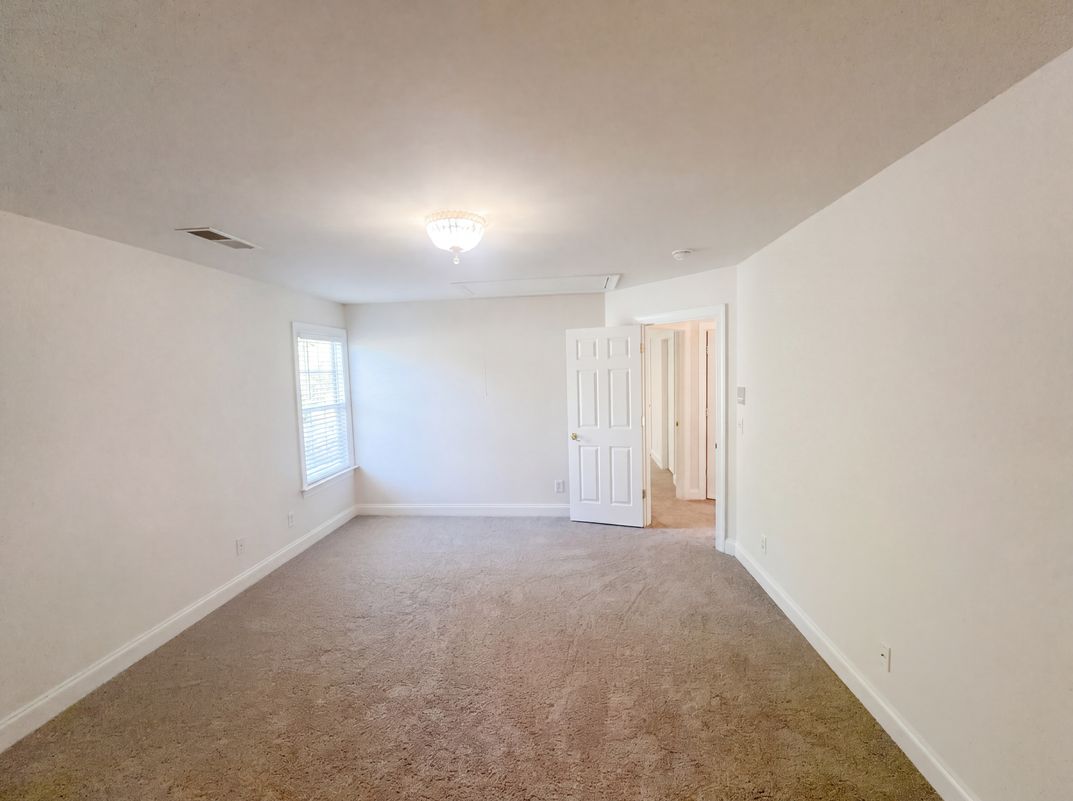Photo 19 of 35 of 4993 Winding Ridge Dr, Greensboro, NC