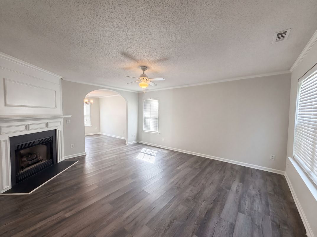 Property photo 3 of 104 Valley Glen Dr