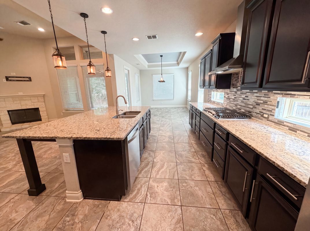 Photo 7 of 26 of 1058 Cedar Glen Dr, New Braunfels, TX