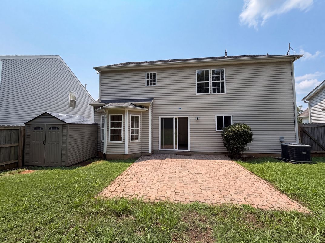 Photo 5 of 17 of 5714 Waverly Lynn Ln, Charlotte, NC