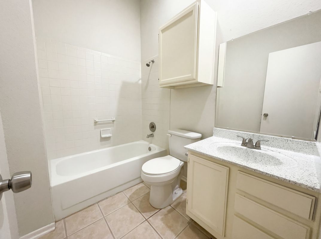 Photo 11 of 16 of 15009 Winter View Dr, San Antonio, TX
