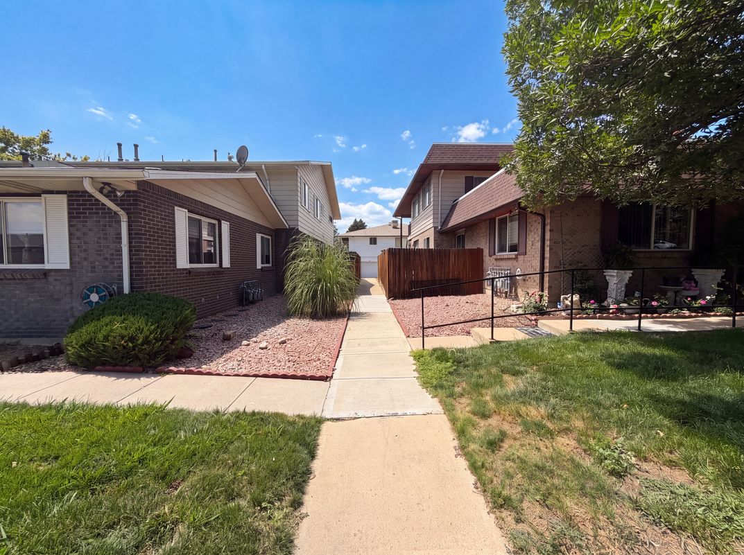 Photo 13 of 18 of 9867 Lane St, Thornton, CO