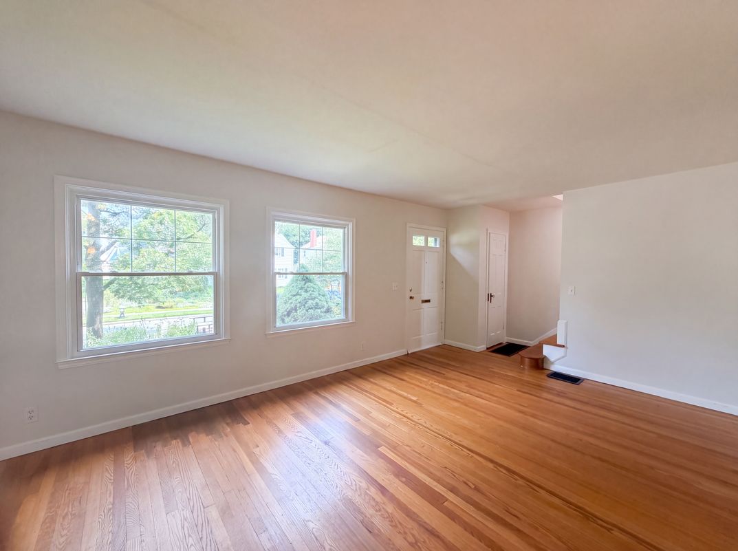Photo 7 of 36 of 751 Grandon Ave, Columbus, OH