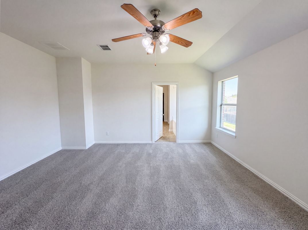 Photo 12 of 25 of 1421 Sparrow Dr, Little Elm, TX