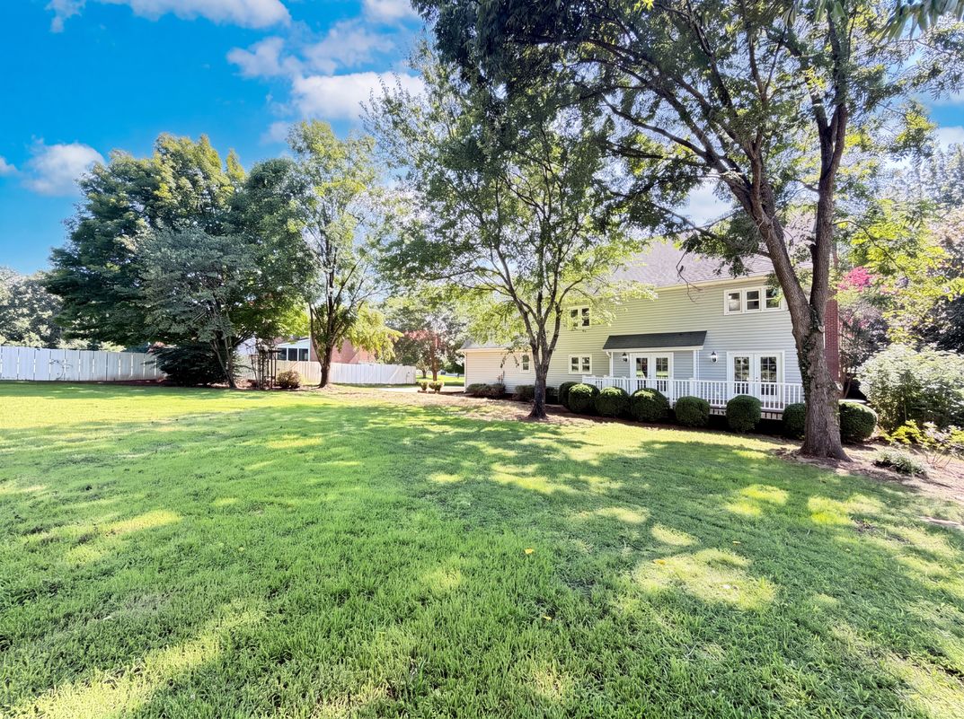 Photo 5 of 23 of 9020 Bartlett Rd, Mint Hill, NC