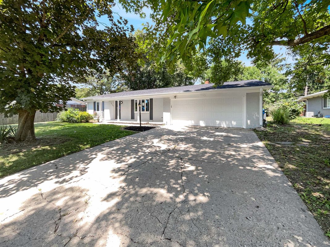 Photo 9 of 22 of 8040 Goldenrod Ct, Indianapolis, IN
