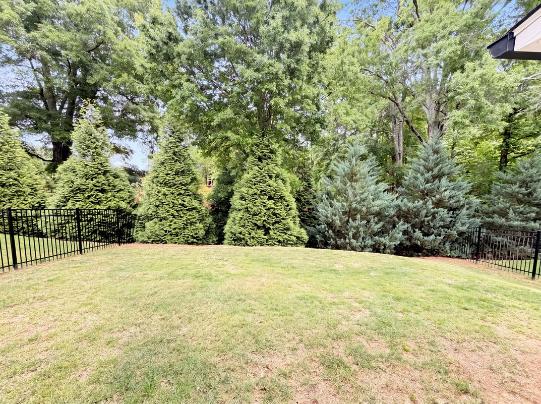 Photo 25 of 27 of 820 Pennington View Ln, Alpharetta, GA