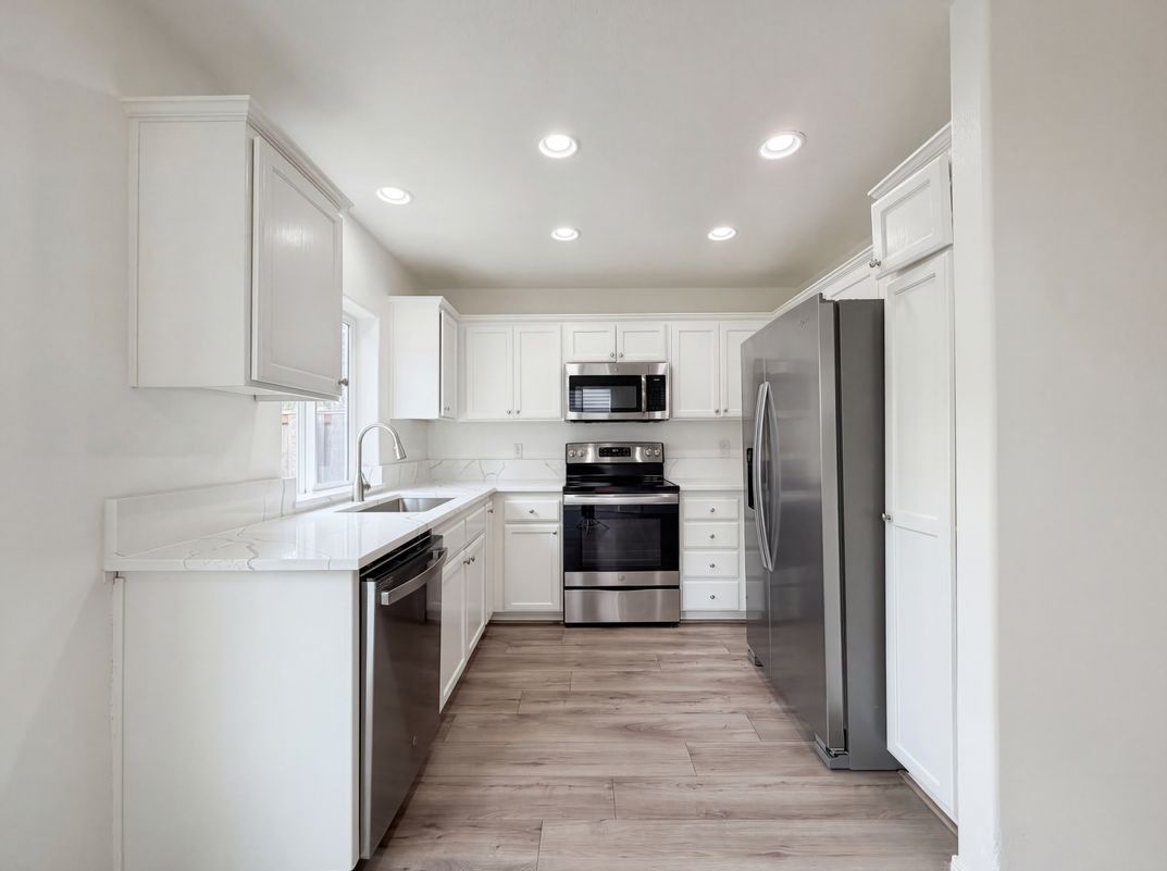 Property photo 2 of 1262 NE Kinney St