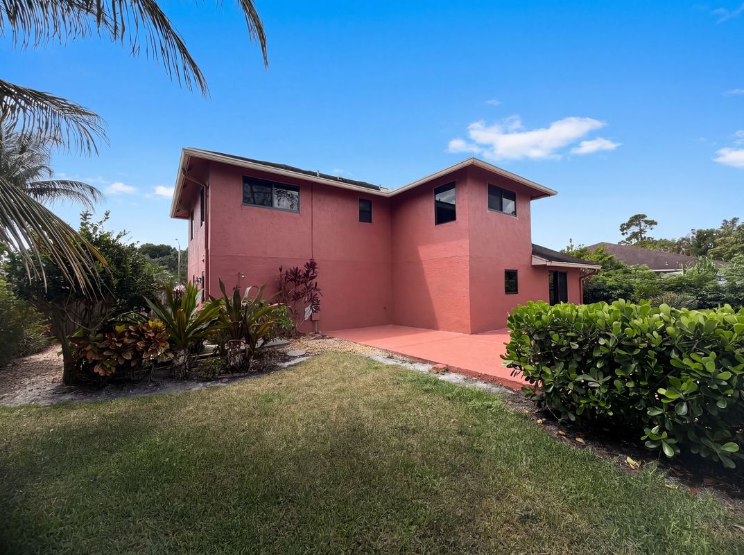 Photo 36 of 47 of 118 Waterway Rd, Royal Palm Beach, FL
