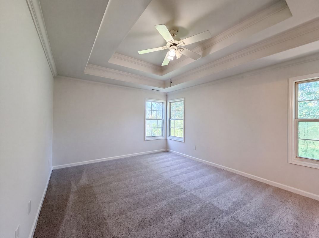 Photo 4 of 28 of 2120 Spring Lake Dr, Spring Hill, TN